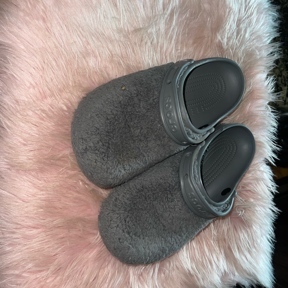 Fuzzy Crocs - Picture 2 of 3